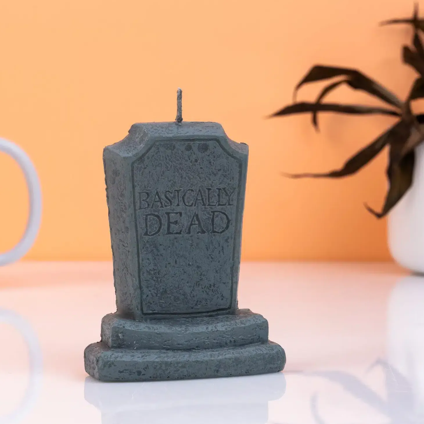 Basically Dead grafsteen verjaardagskaars