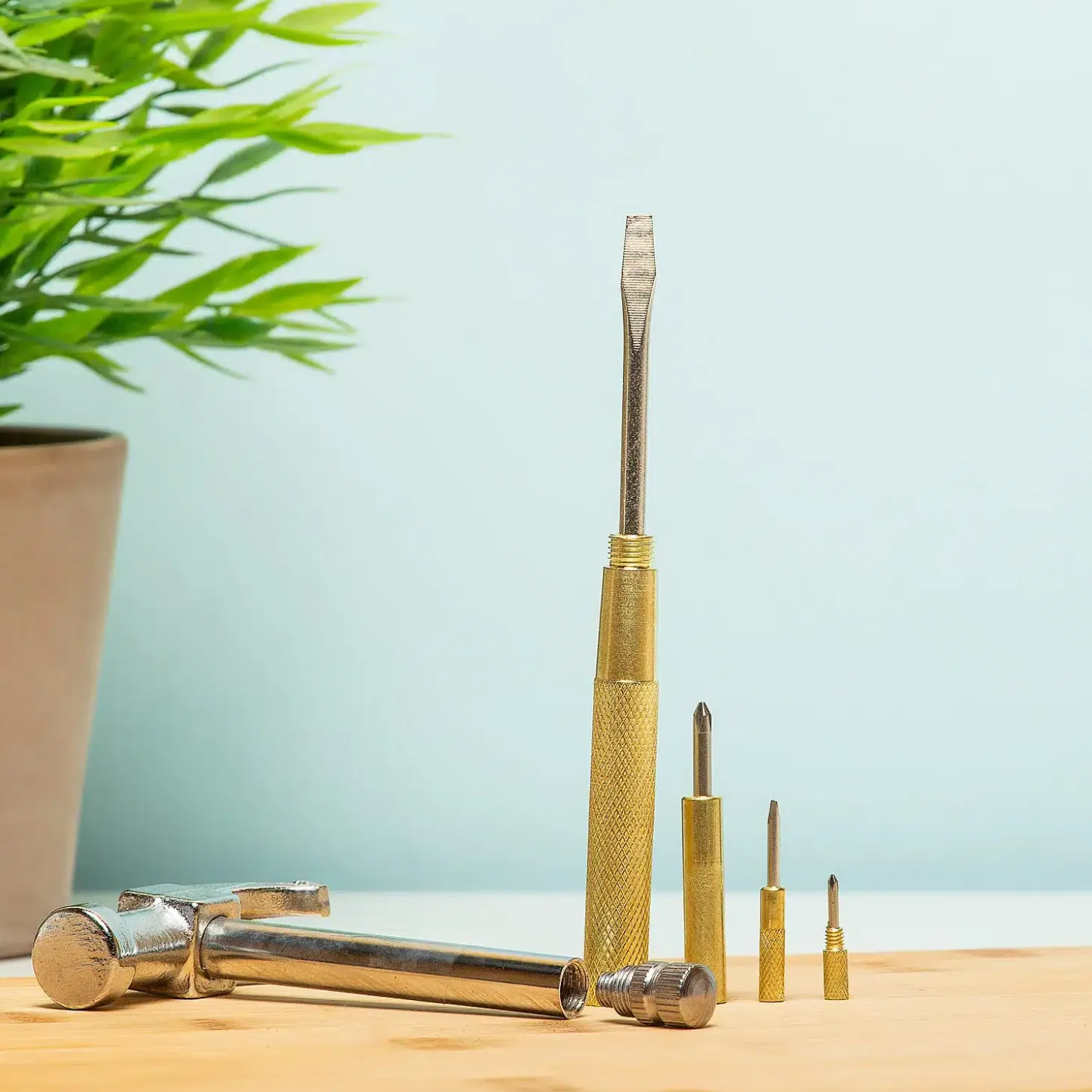 Handy Hammer multitool met schroevendraaiers
