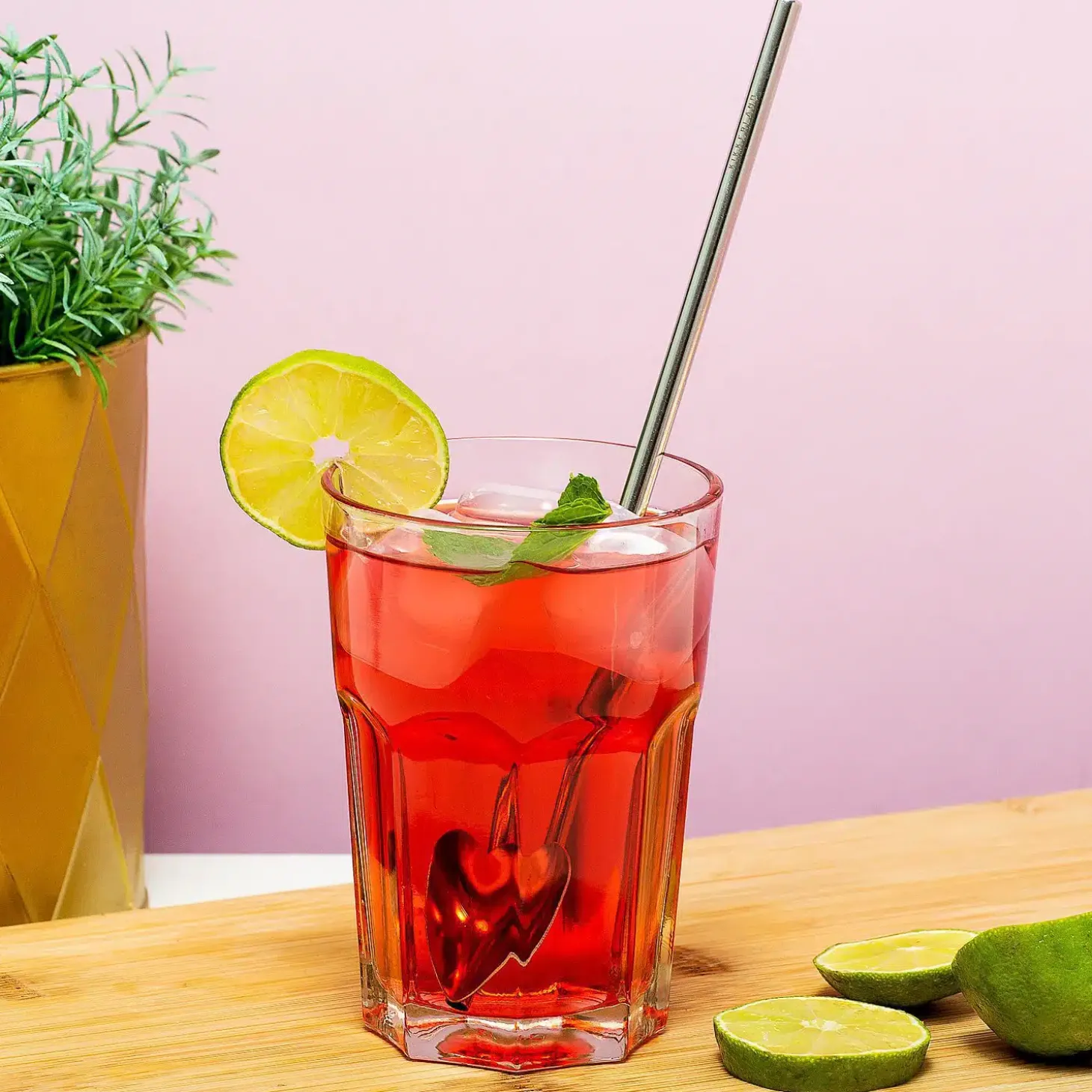 Hart cocktaillepel met rietje
