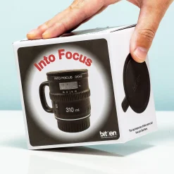Into Focus cameralens beker
