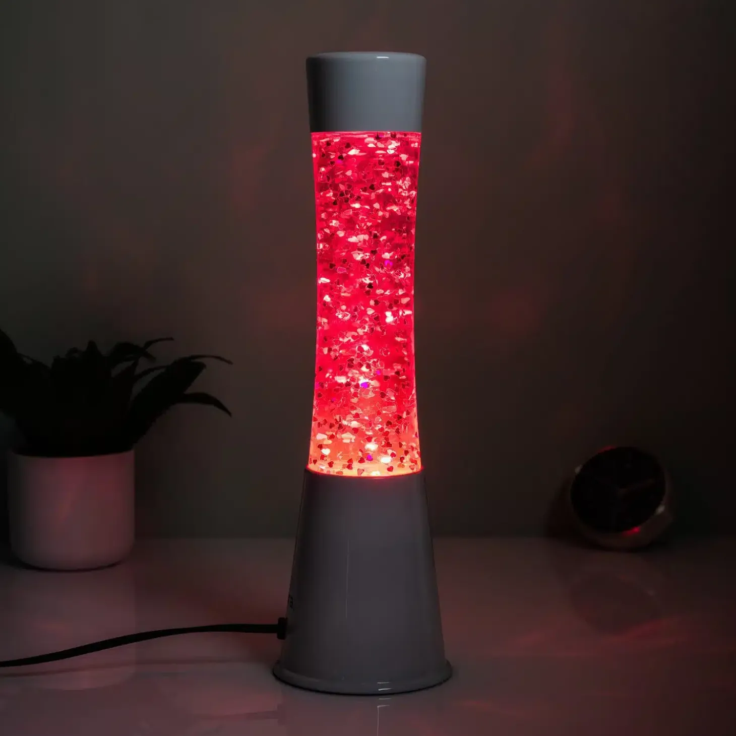 Lavalamp wit met glitterhartjes