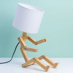 Mens houten tafellamp