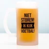 Niet storen, ik kijk voetbal bierpul