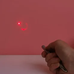 Pen met onzichtbare inkt en verlichting