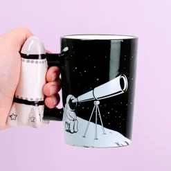 Space mok met raket oor